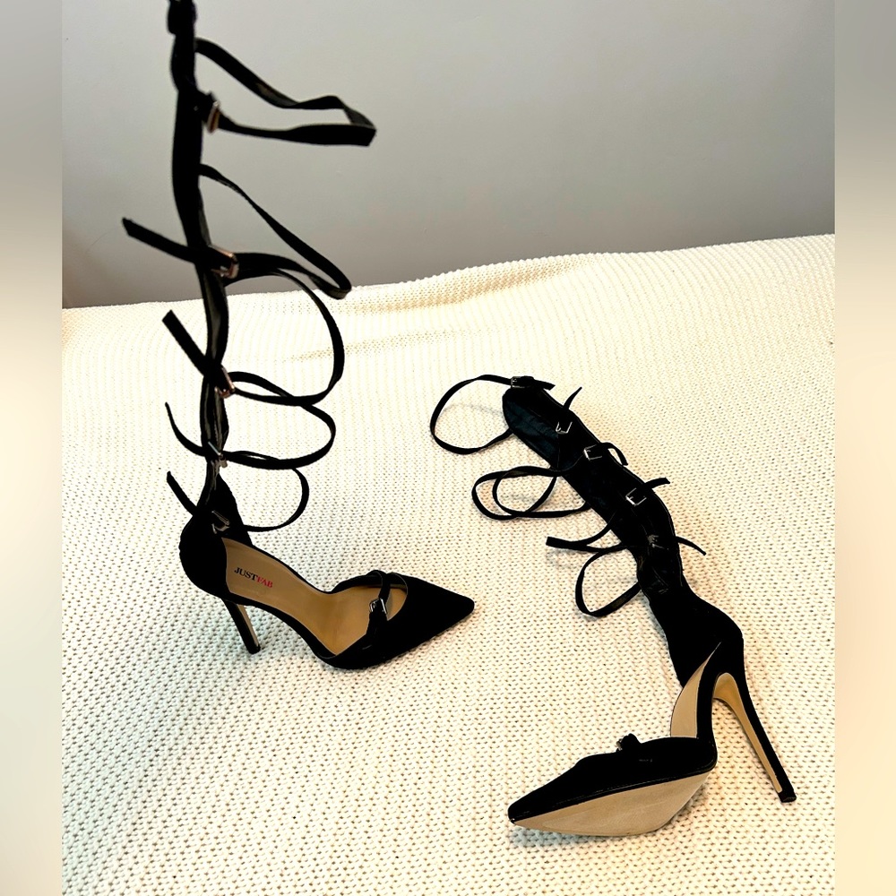 Strappy Pointy Toe 4” Heel *Brand New* SIZE 7